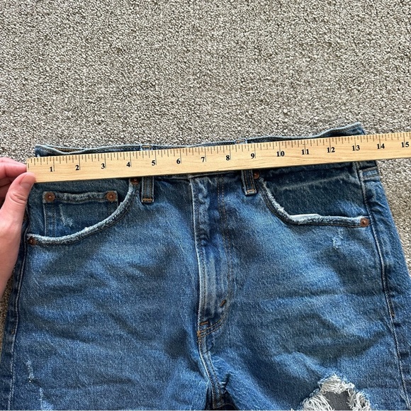 Abercrombie & Fitch The 4" Mom Short High Rise Size 26/2 - Picture 4 of 7